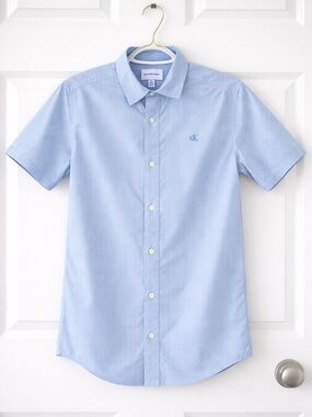Like New! Boys Calvin Klein Button Shirt M 10/12 Blue Short Sleeve Dress Shirt